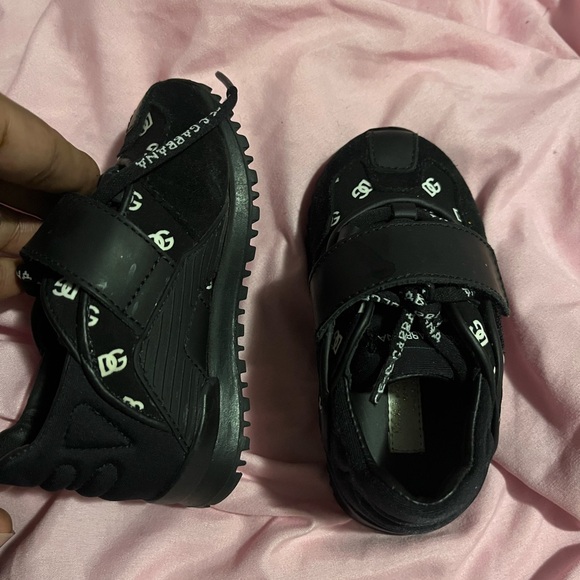 D & g - Picture 3 of 3